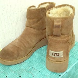 UGG boots (tan) size 7 .5